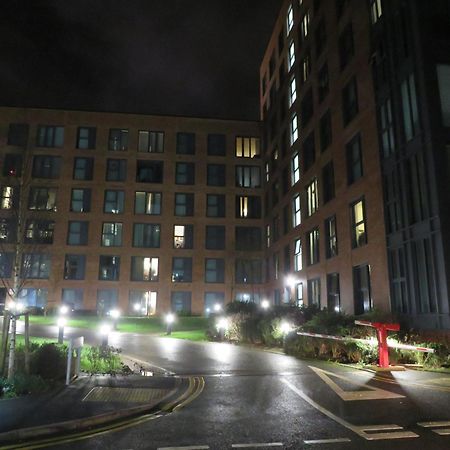 City Centre Apartment With Free Parking, 2 Bathrooms, Netflix And Wifi - Suitable For Contractors And Families - By Noor Luxury Accommodations Birmingham Buitenkant foto