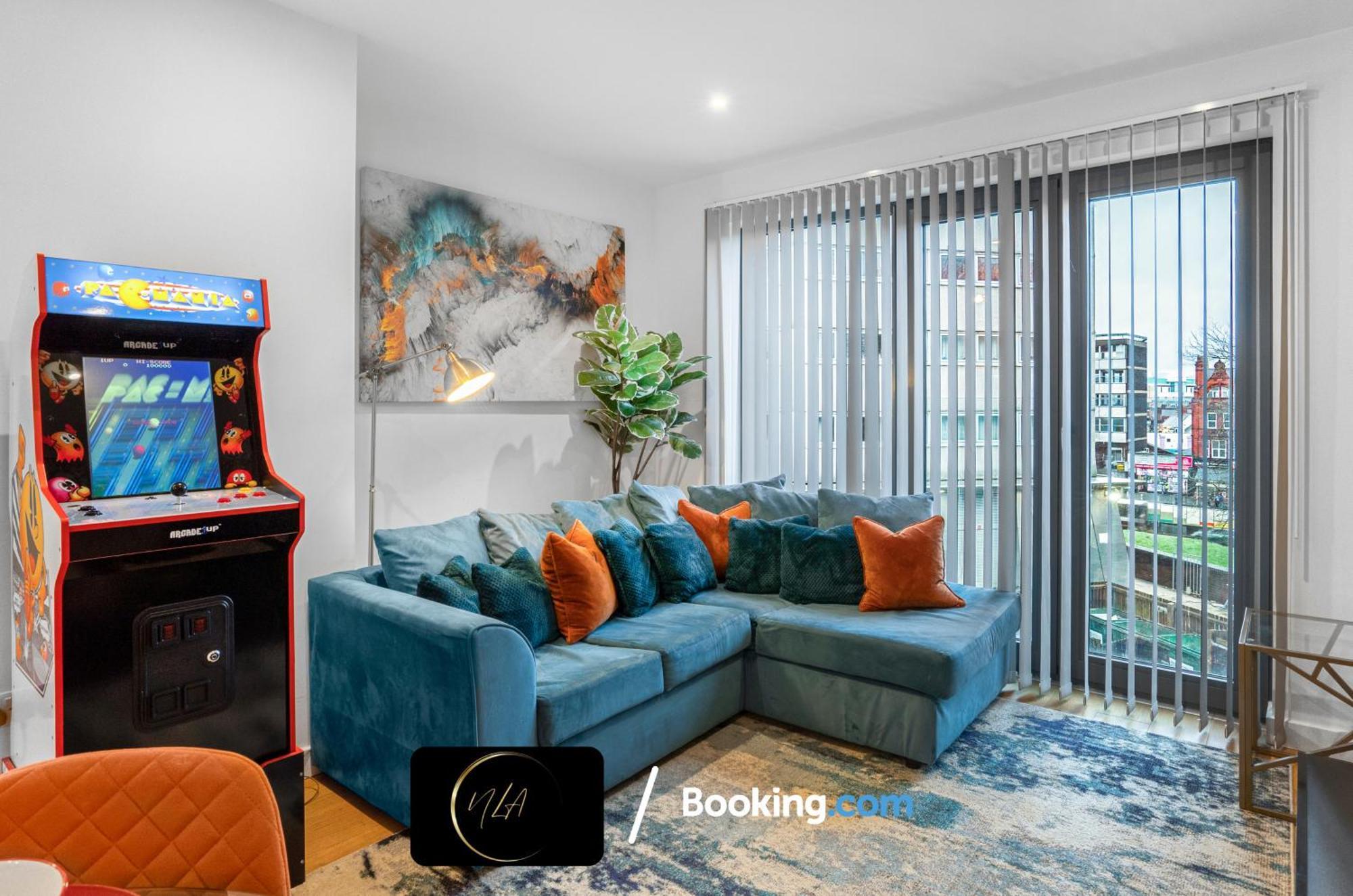 City Centre Apartment With Free Parking, 2 Bathrooms, Netflix And Wifi - Suitable For Contractors And Families - By Noor Luxury Accommodations Birmingham Buitenkant foto