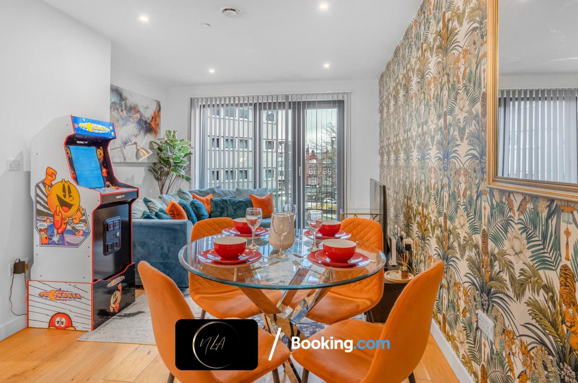 City Centre Apartment With Free Parking, 2 Bathrooms, Netflix And Wifi - Suitable For Contractors And Families - By Noor Luxury Accommodations Birmingham Buitenkant foto