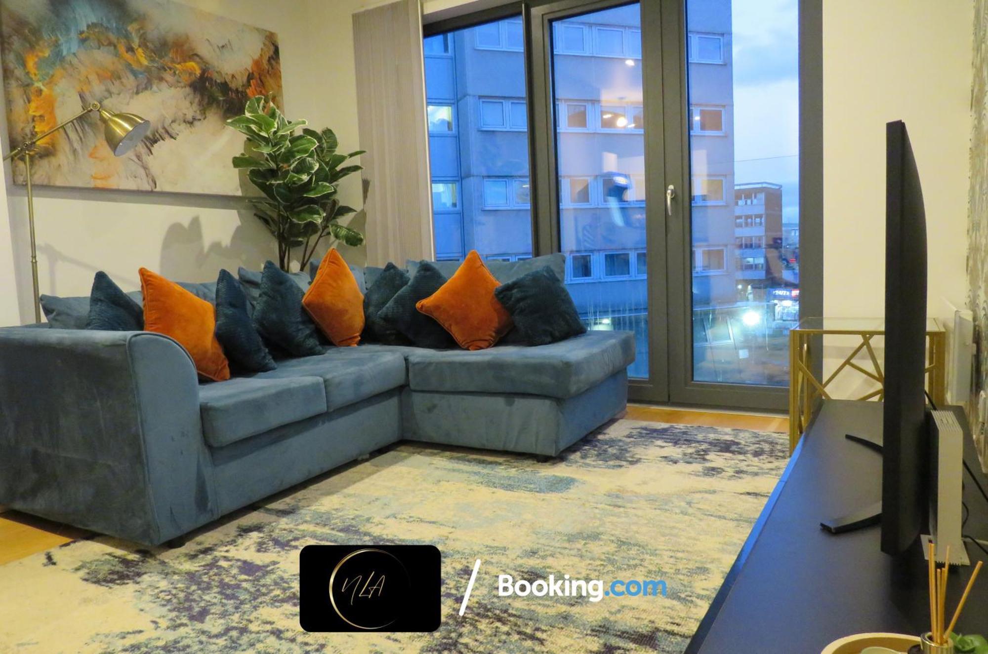 City Centre Apartment With Free Parking, 2 Bathrooms, Netflix And Wifi - Suitable For Contractors And Families - By Noor Luxury Accommodations Birmingham Buitenkant foto
