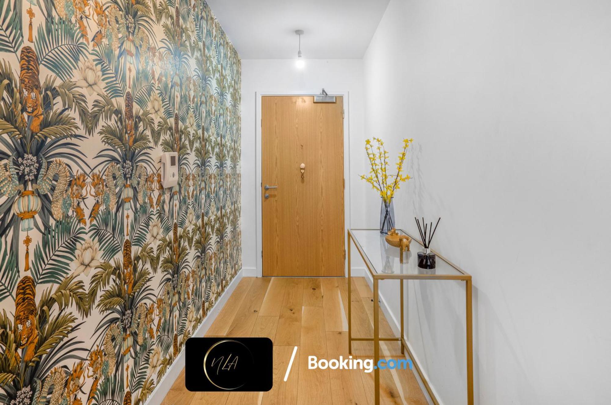 City Centre Apartment With Free Parking, 2 Bathrooms, Netflix And Wifi - Suitable For Contractors And Families - By Noor Luxury Accommodations Birmingham Buitenkant foto
