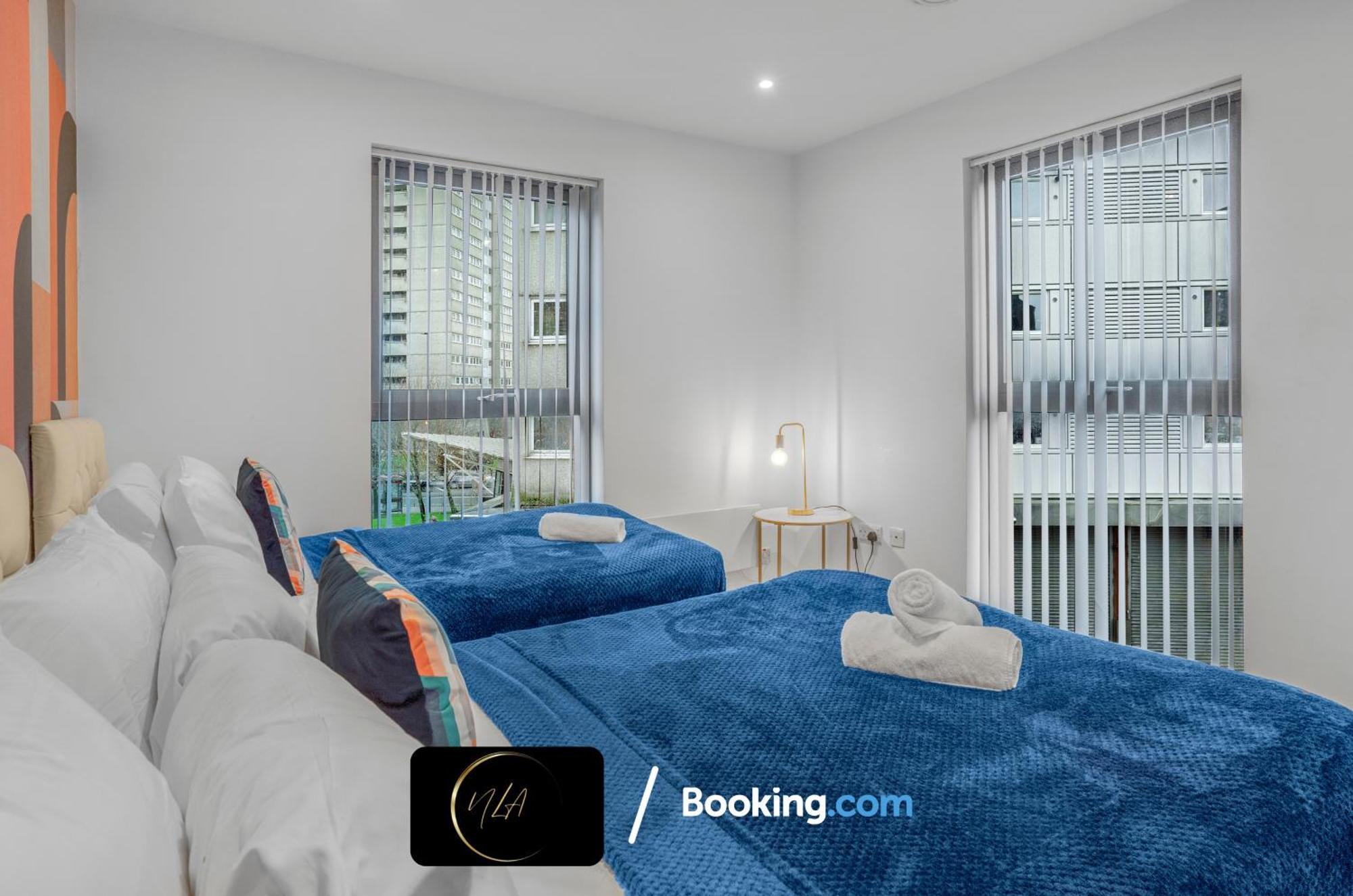 City Centre Apartment With Free Parking, 2 Bathrooms, Netflix And Wifi - Suitable For Contractors And Families - By Noor Luxury Accommodations Birmingham Buitenkant foto