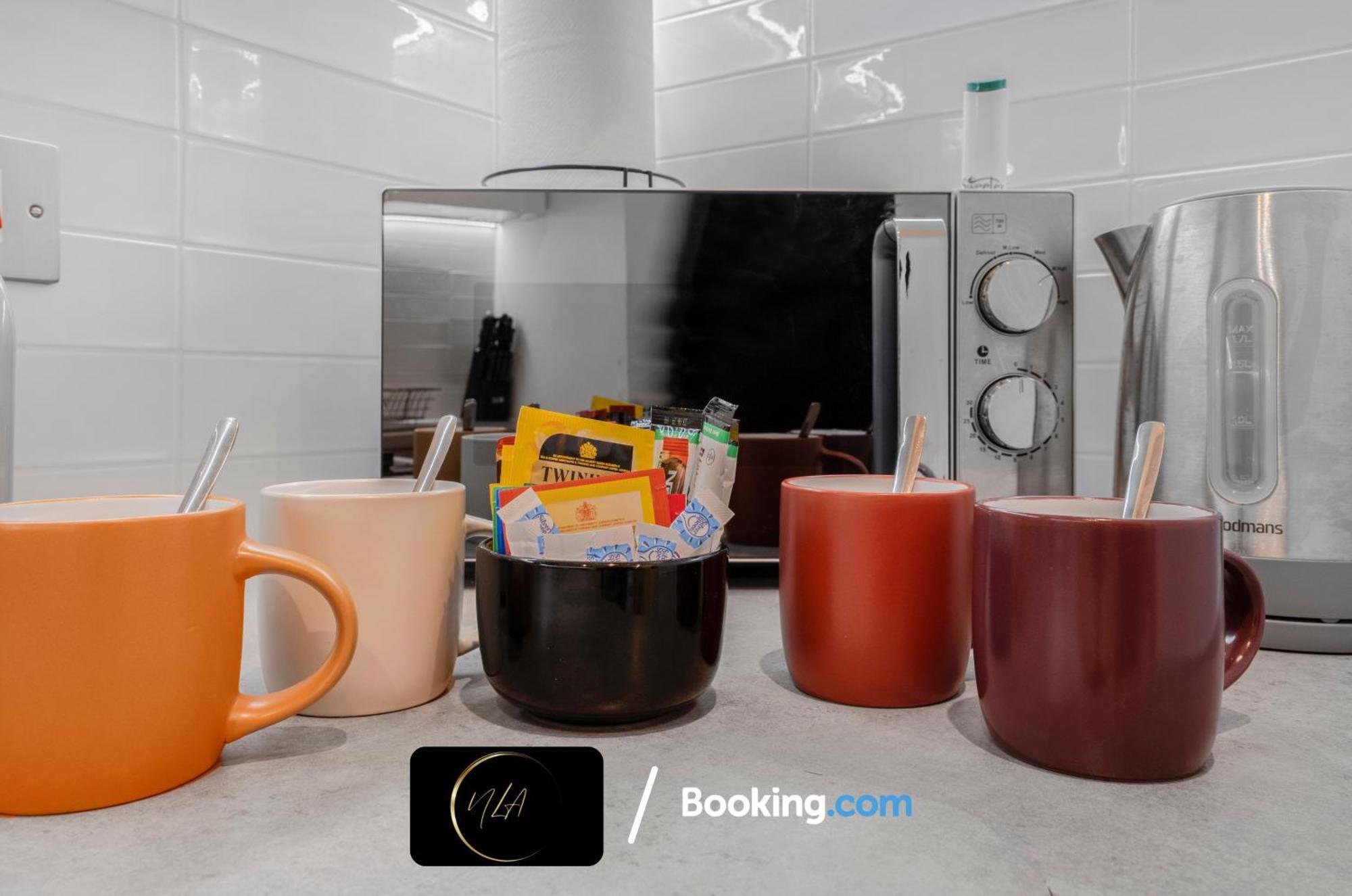 City Centre Apartment With Free Parking, 2 Bathrooms, Netflix And Wifi - Suitable For Contractors And Families - By Noor Luxury Accommodations Birmingham Buitenkant foto